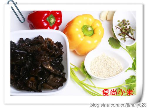 ��ɫ�Ŷ���ľ��������