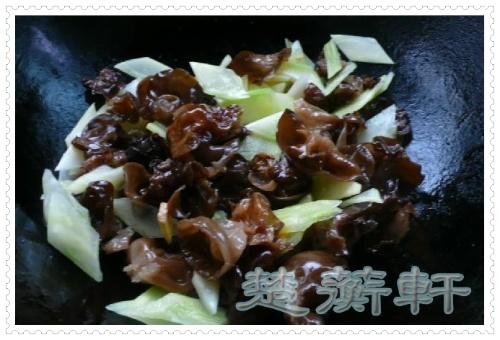 青笋炒木耳的做法