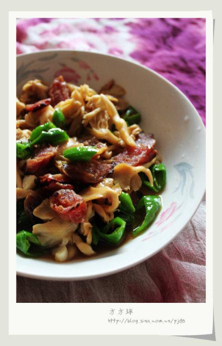 榆黄蘑炒腊肠的做法