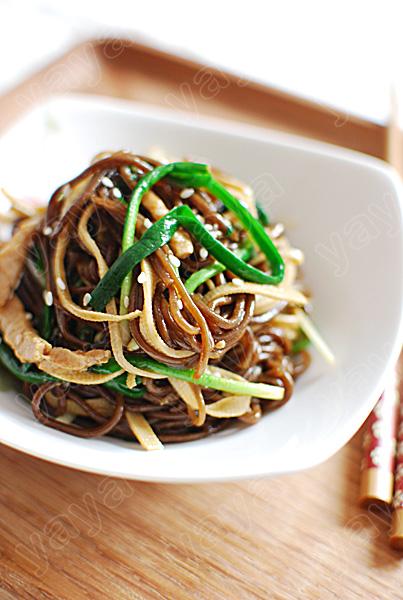 杂拌蕨根粉的做法