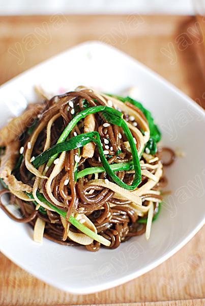 杂拌蕨根粉的做法