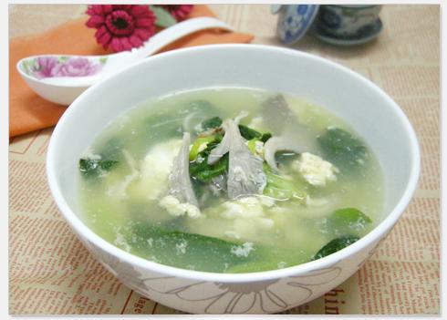 平菇鸡蛋汤的做法