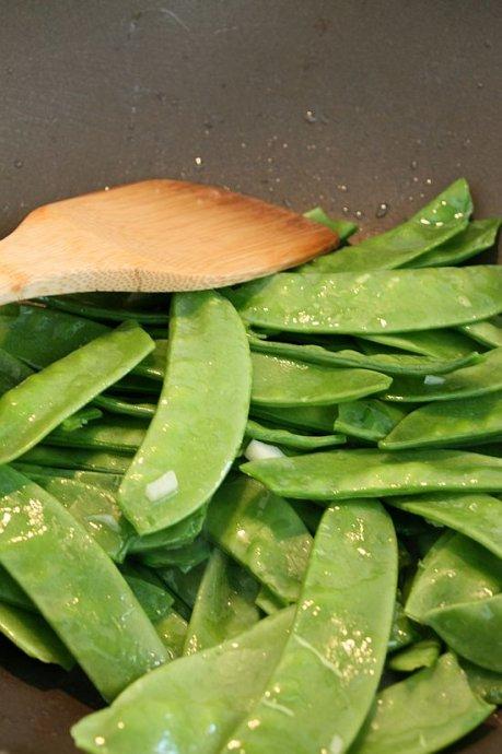 核桃仁四季豆的做法