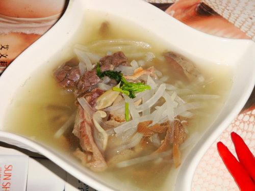 羊杂萝卜汤的做法