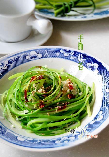 手撕蒜苔的做法