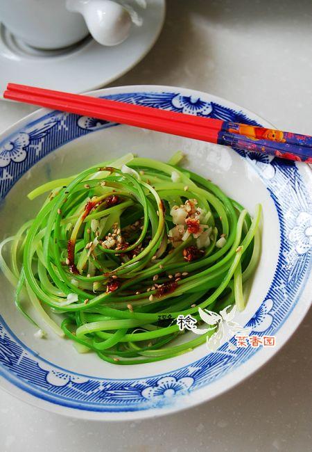 手撕蒜苔的做法