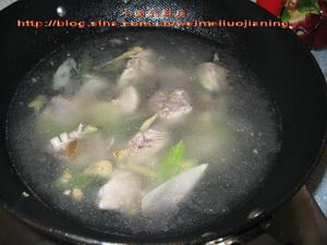 当归参芪羊肉汤的做法