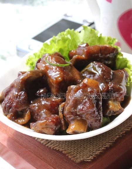 酸梅排骨的做法