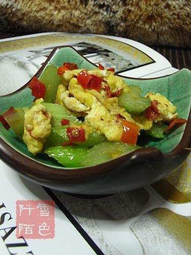 西芹剁椒鸡蛋的做法