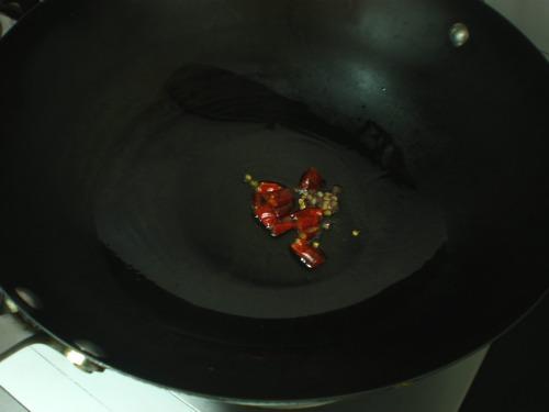 炝拌黑豆芽的做法