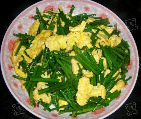 柴鸡蛋炒韭菜苔的做法
