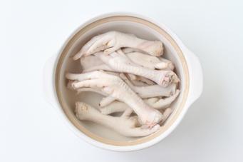 �����צ������