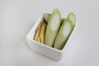 �����צ������