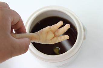 �����צ������