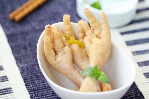 �����צ������