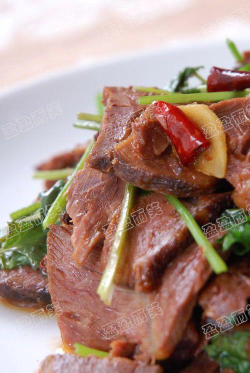 辣炒卤牛肉的做法