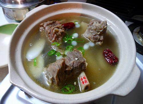 韩式牛骨汤的做法