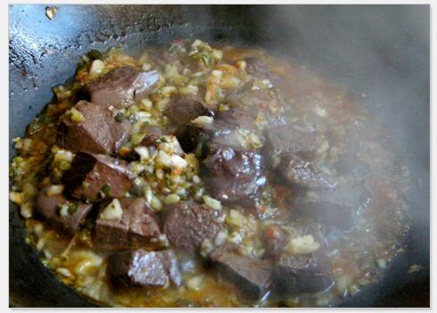 小腌菜烧鸭血的做法