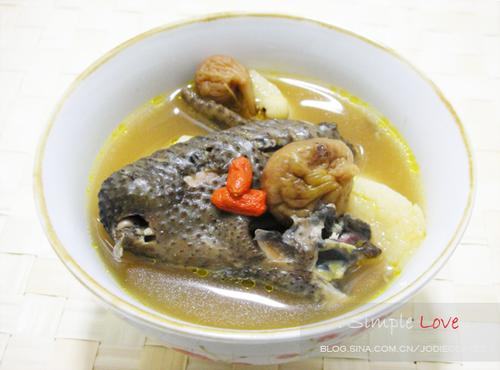 六味乌鸡汤的做法