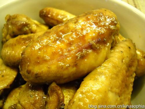 热红酒烤鸡翅的做法