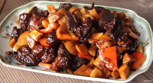 牛肉粒干煸杏鲍菇的做法