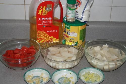 山药西红柿烧豆腐的做法
