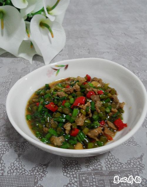 酸辣蒜苔肉丁酱的做法