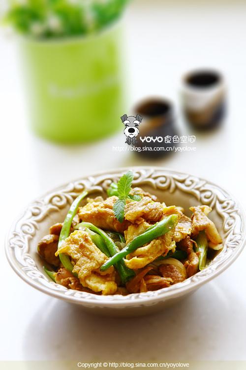 虾酱元葱苗炒鸡蛋的做法