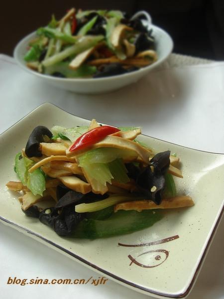 �۲�ľ������ɵ�����