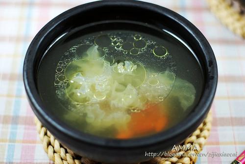 银耳枸杞母鸡汤的做法