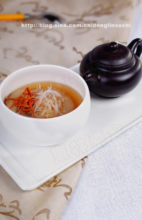 牛肝菌狮子头配水晶虫草翅的做法