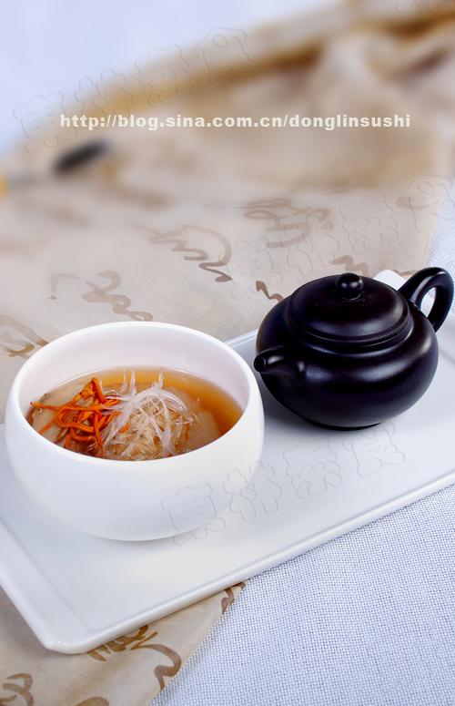 牛肝菌狮子头配水晶虫草翅的做法