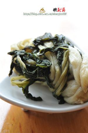 咸菜焖星鲈的做法