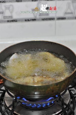 咸菜焖星鲈的做法