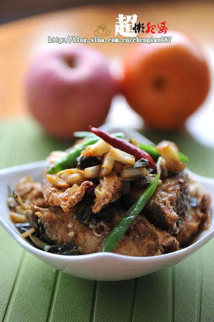 咸菜焖星鲈的做法