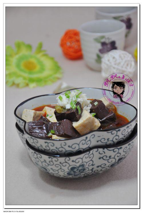 豆腐炖鸭血的做法