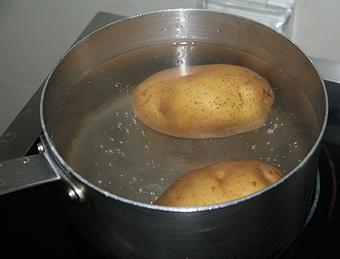 柳橙风味的红甜椒土豆卷的做法