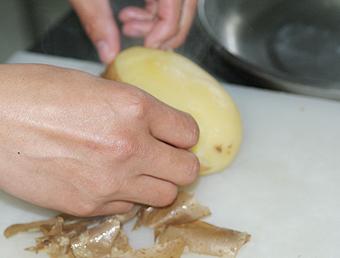 柳橙风味的红甜椒土豆卷的做法