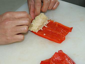 柳橙风味的红甜椒土豆卷的做法