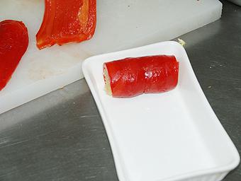 柳橙风味的红甜椒土豆卷的做法