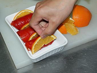 柳橙风味的红甜椒土豆卷的做法