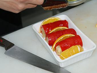 柳橙风味的红甜椒土豆卷的做法