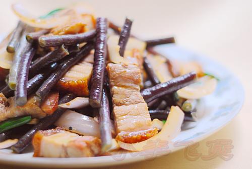 紫豆角炒烧肉的做法