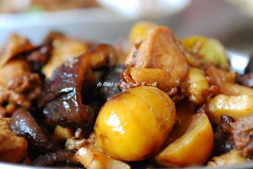 香菇板栗焖鸡的做法