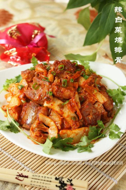 辣白菜烧排骨的做法