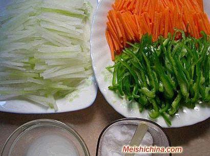 三色冬瓜丝的做法