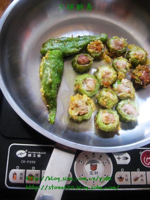 扳指苦瓜的做法