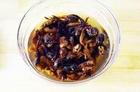 榛蘑炖鸡块的做法