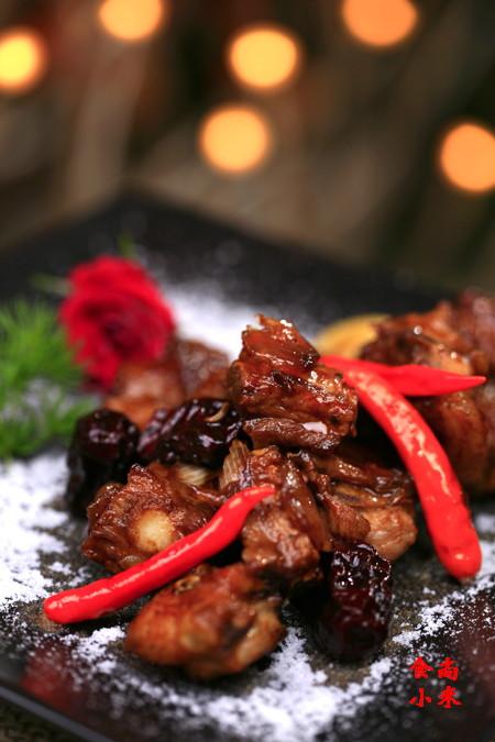 桂圆红枣烧排骨的做法