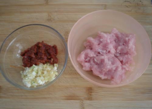 肉末炒豆腐泡的做法